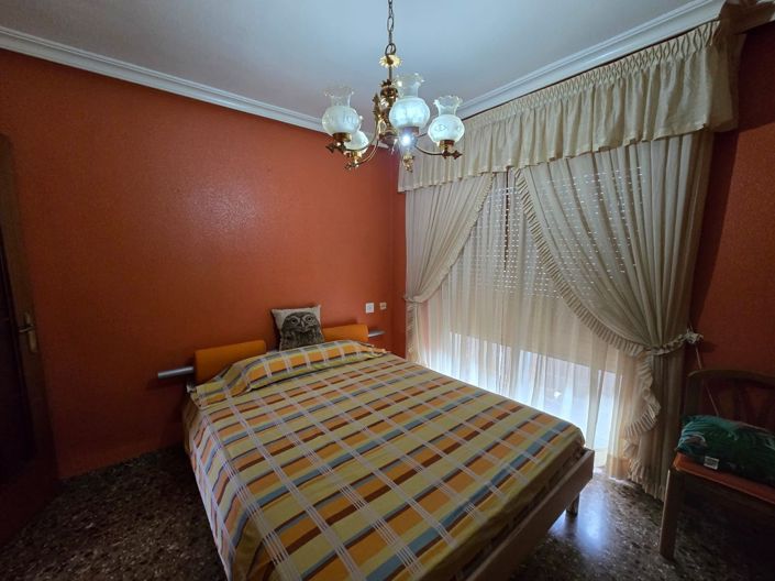 Image No.20-4 Bed Townhouse for sale