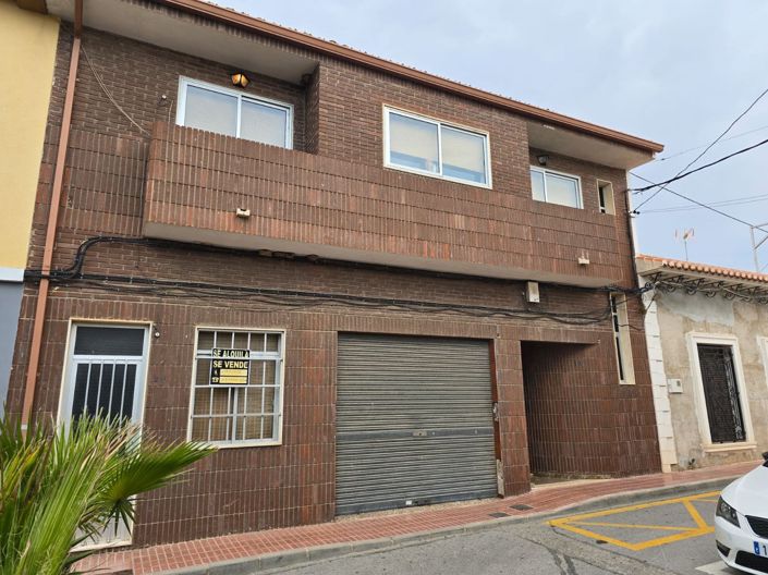 Image No.3-4 Bed Townhouse for sale