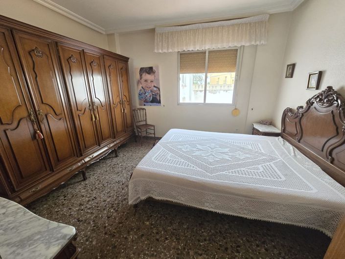 Image No.22-4 Bed Townhouse for sale