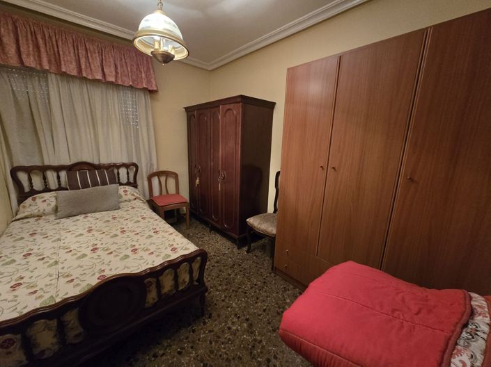 Image No.23-4 Bed Townhouse for sale