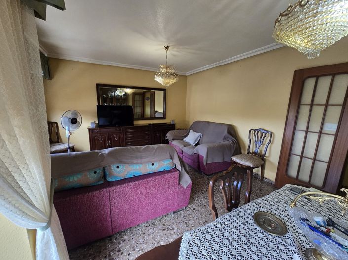 Image No.25-4 Bed Townhouse for sale