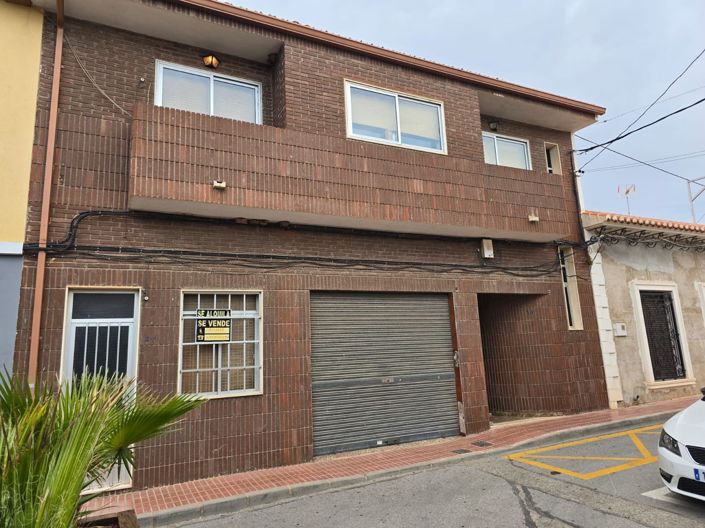 Image No.4-4 Bed Townhouse for sale