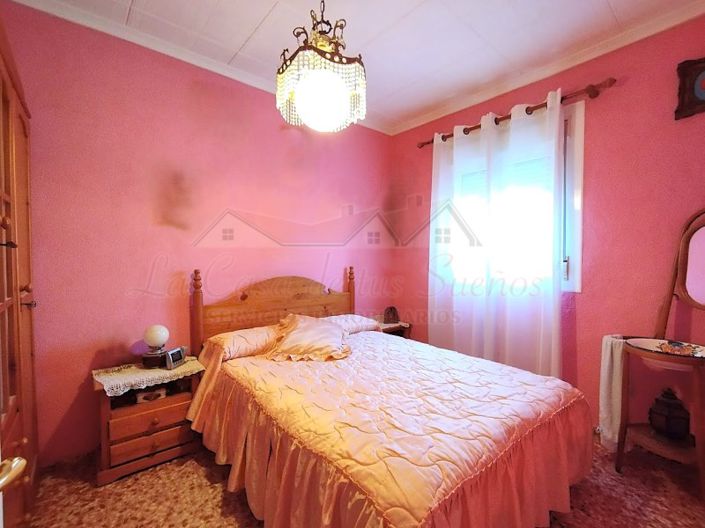 Image No.15-4 Bed Country House for sale