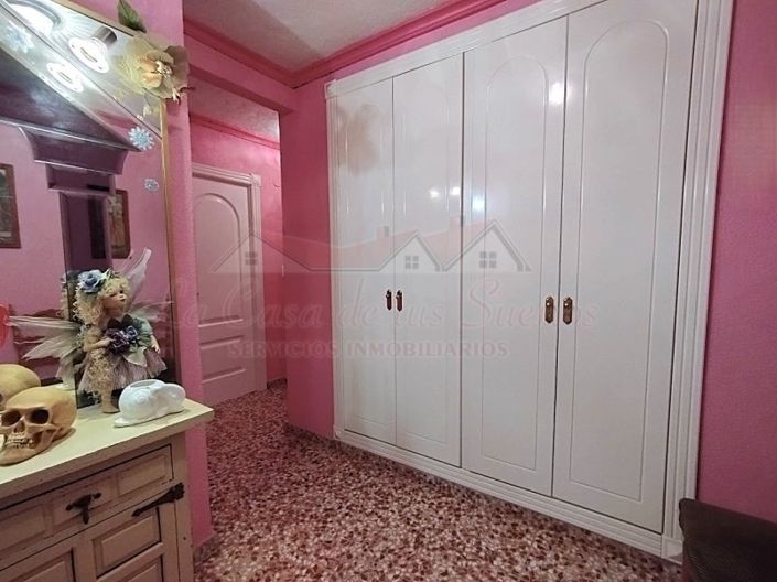 Image No.26-4 Bed Country House for sale