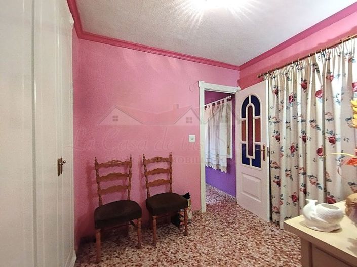 Image No.27-4 Bed Country House for sale