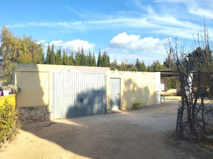 Image No.41-4 Bed Country House for sale