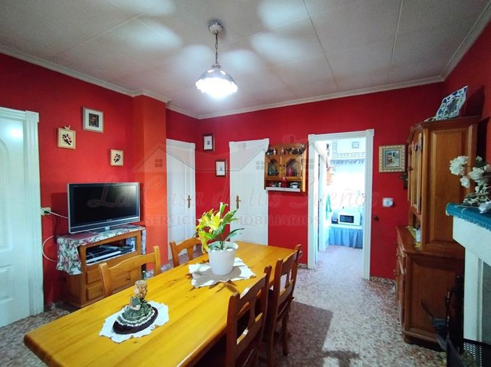 Image No.6-4 Bed Country House for sale