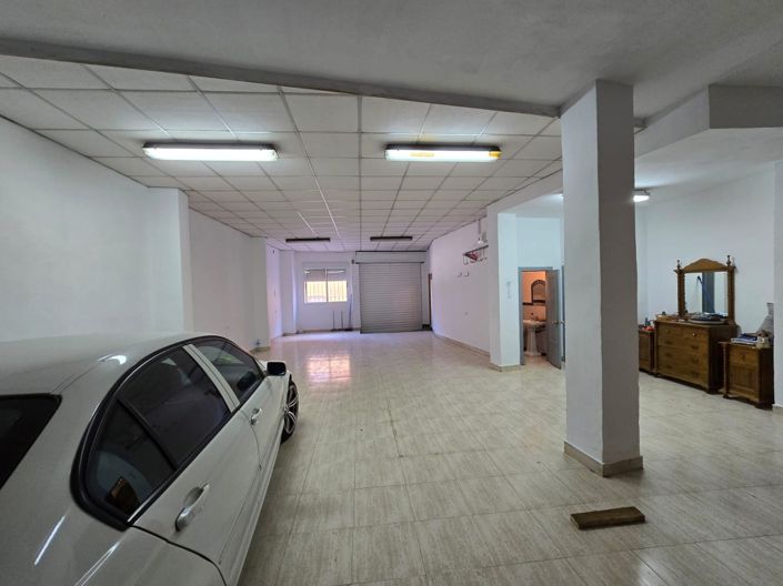 Image No.12-4 Bed Townhouse for sale