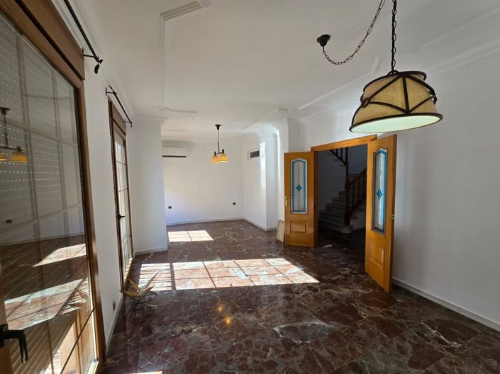 Image No.30-4 Bed Townhouse for sale