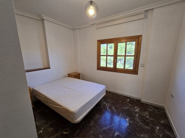 Image No.33-4 Bed Townhouse for sale