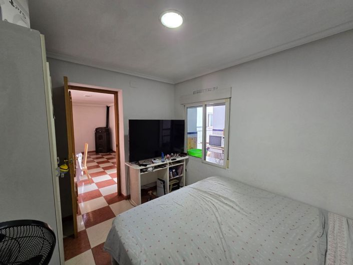 Image No.11-5 Bed Townhouse for sale