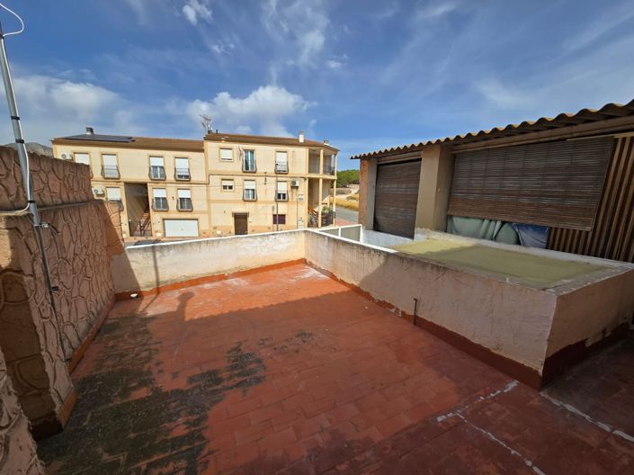 Image No.22-5 Bed Townhouse for sale