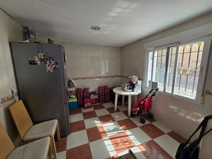 Image No.32-5 Bed Townhouse for sale