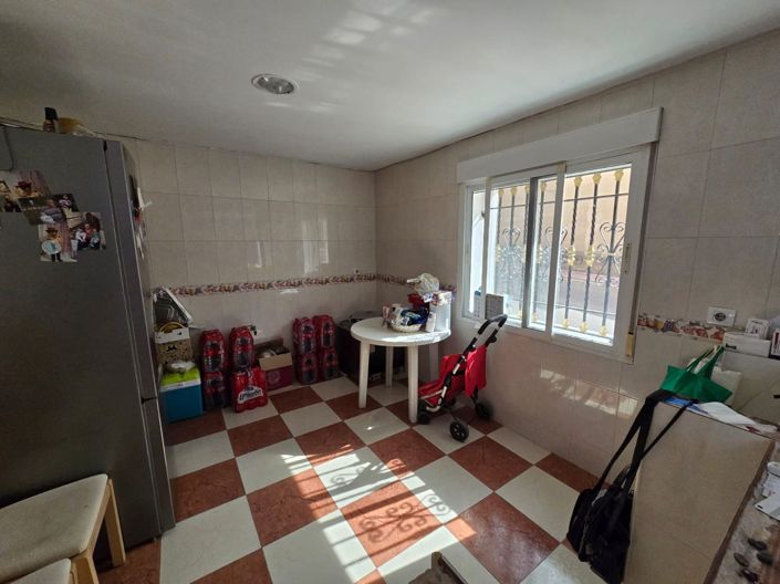 Image No.8-5 Bed Townhouse for sale