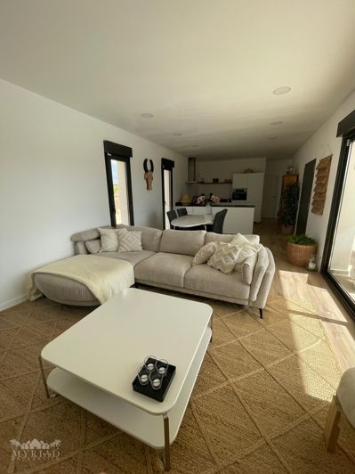 Image No.11-3 Bed Townhouse for sale