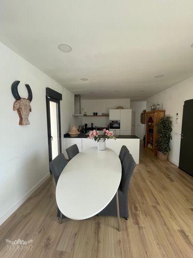 Image No.12-3 Bed Townhouse for sale