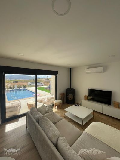 Image No.9-3 Bed Townhouse for sale