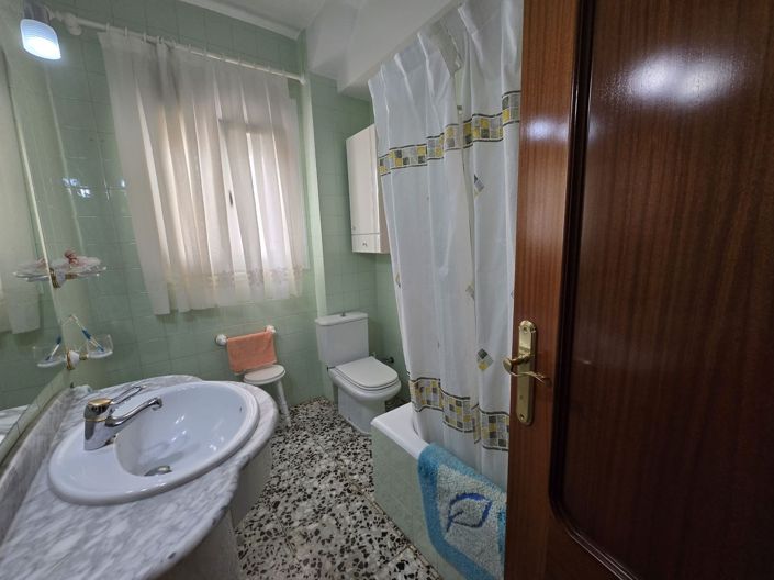 Image No.17-4 Bed Apartment for sale