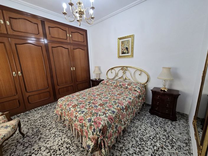 Image No.19-4 Bed Apartment for sale