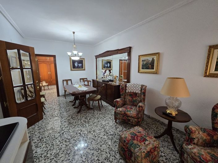 Image No.20-4 Bed Apartment for sale