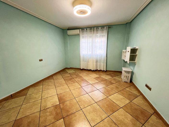 Image No.37-5 Bed Villa for sale