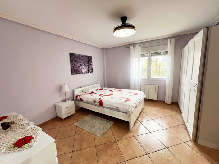 Image No.42-5 Bed Villa for sale