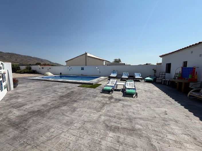 Image No.9-3 Bed Villa for sale