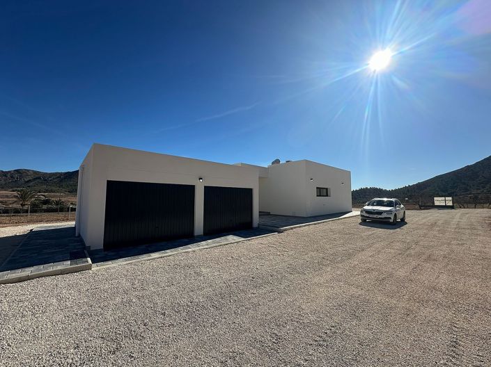 Image No.19-3 Bed Villa for sale