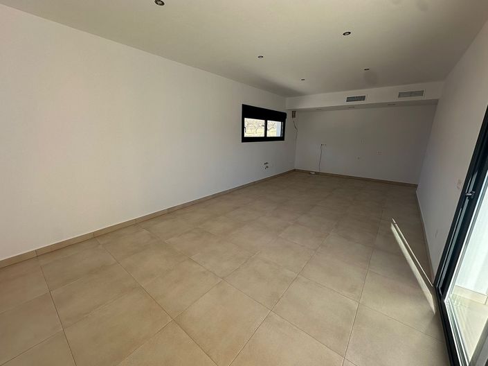 Image No.8-3 Bed Villa for sale