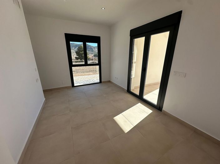 Image No.10-3 Bed Villa for sale