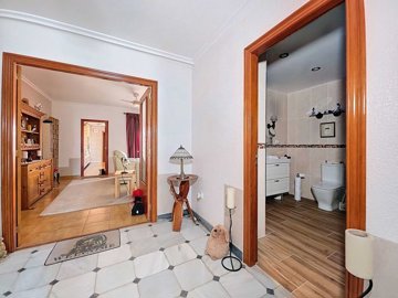 tnbg-hal-to-bath-and-living