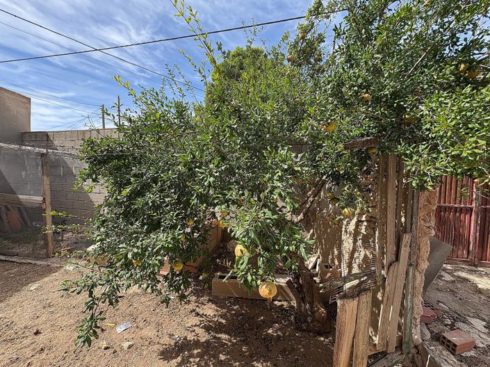 Image No.27-6 Bed Property for sale