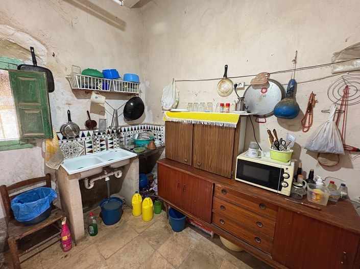 Image No.7-6 Bed Property for sale