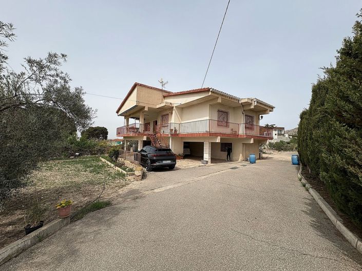 Image No.1-4 Bed Country House for sale