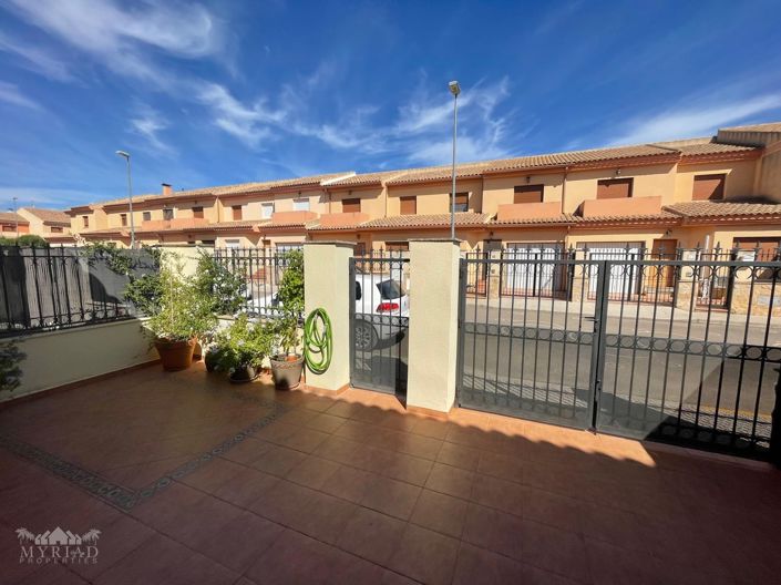 Image No.3-4 Bed Townhouse for sale