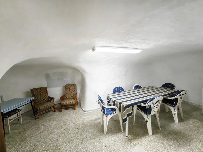 Image No.11-5 Bed House for sale