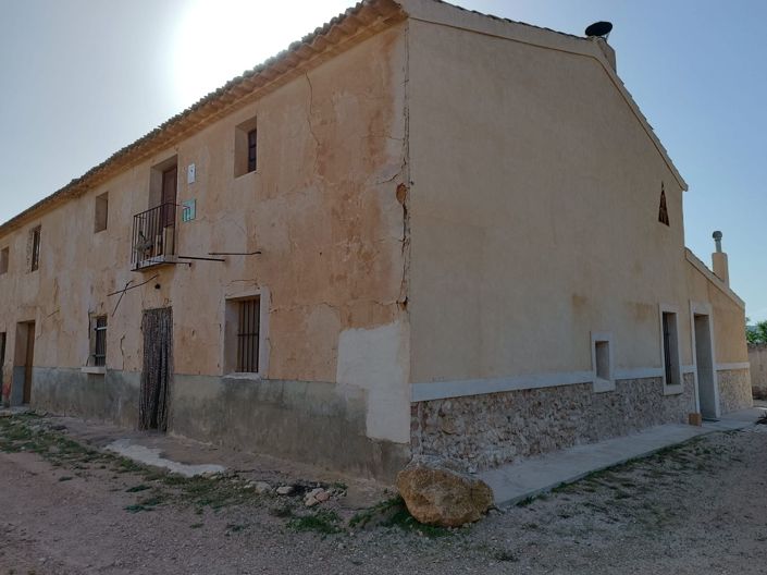 Image No.1-6 Bed Country House for sale