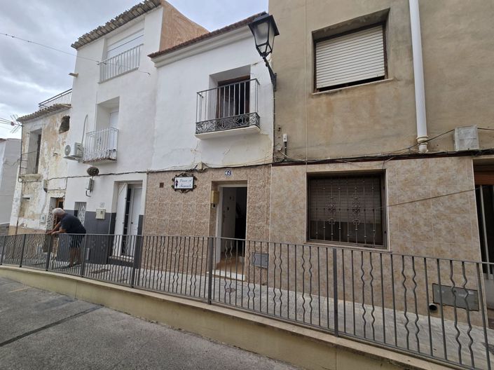 Image No.1-2 Bed Townhouse for sale
