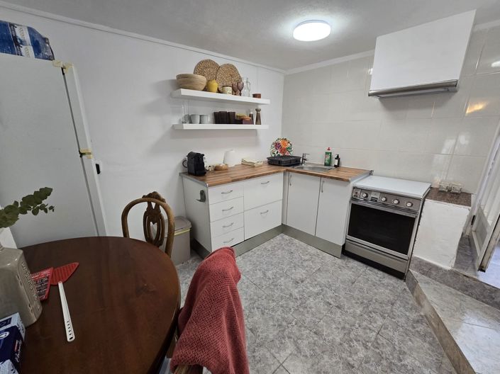 Image No.18-2 Bed Townhouse for sale