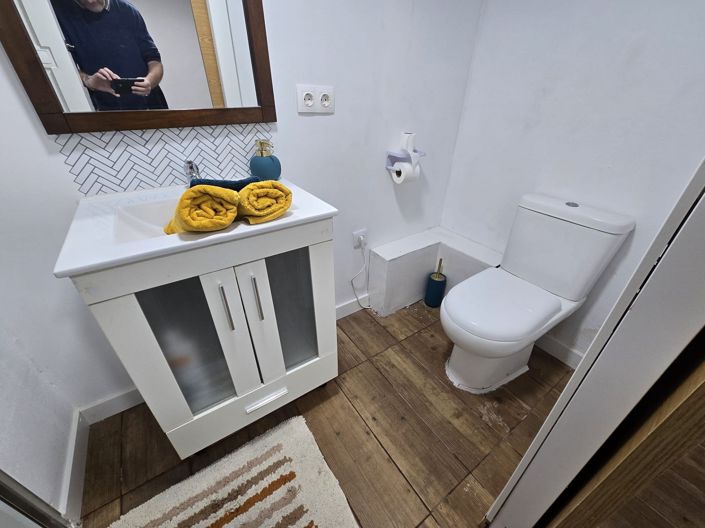 Image No.22-2 Bed Townhouse for sale