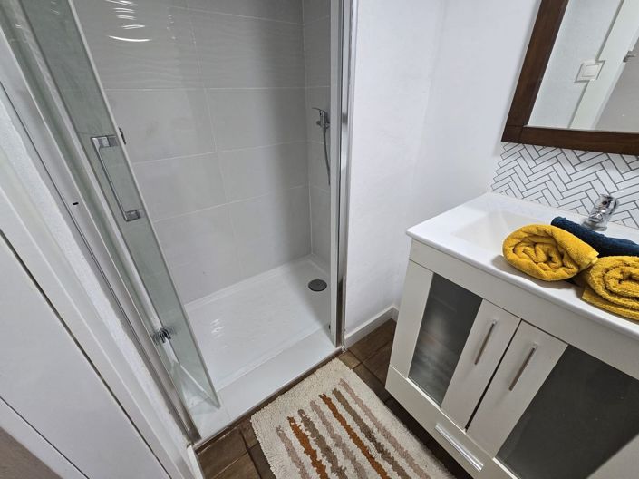 Image No.25-2 Bed Townhouse for sale