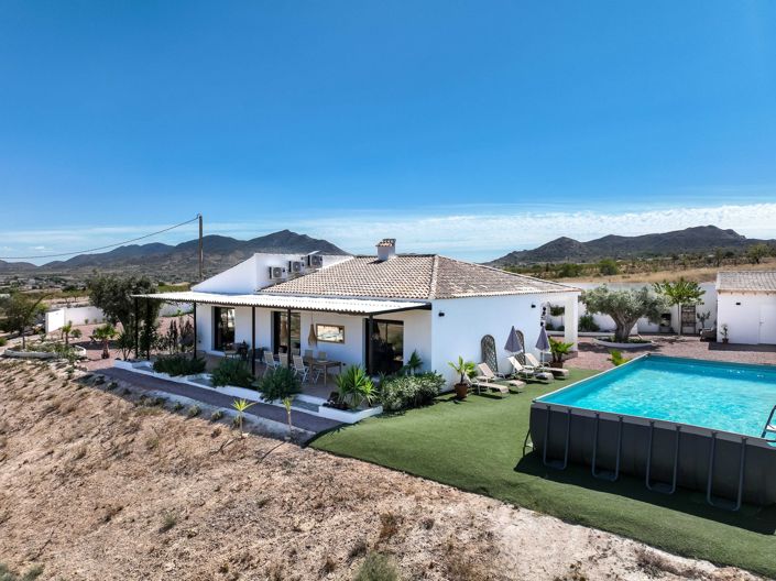 Image No.1-4 Bed Villa for sale