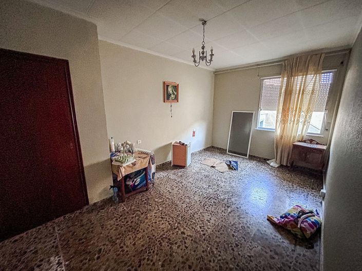 Image No.10-6 Bed Townhouse for sale