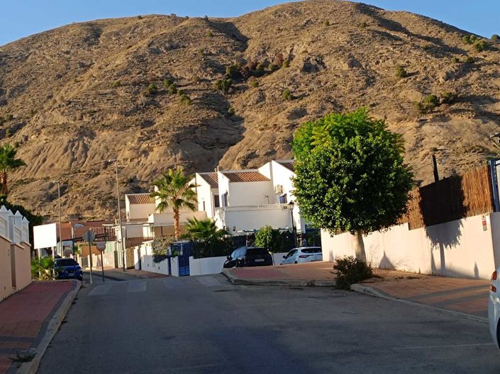 Image No.7-3 Bed Townhouse for sale