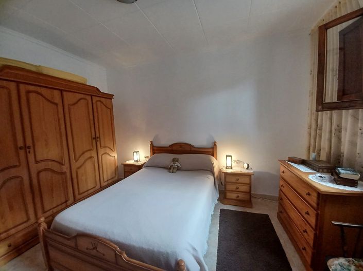 Image No.17-3 Bed Country House for sale