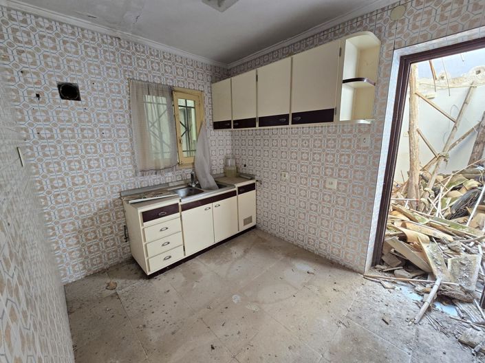 Image No.14-4 Bed Property for sale