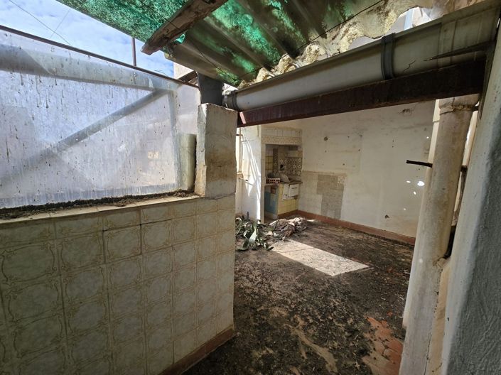 Image No.16-4 Bed Property for sale