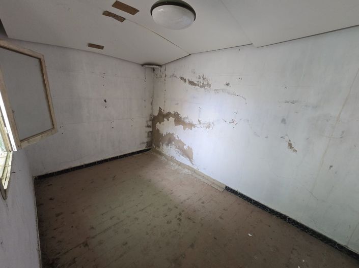 Image No.4-4 Bed Property for sale