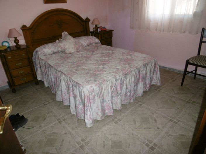 Image No.14-2 Bed Country House for sale