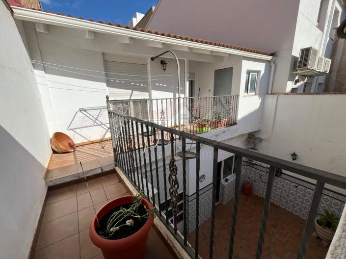 Image No.15-5 Bed Townhouse for sale